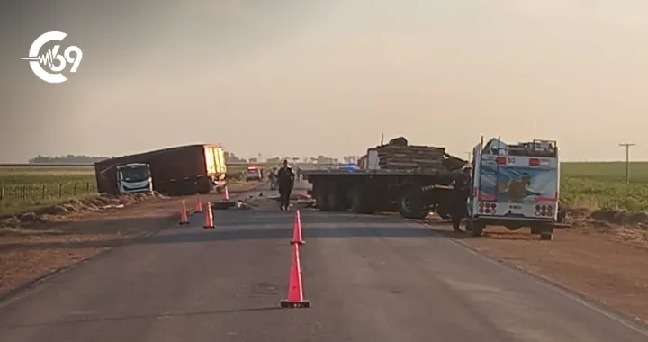 Fatal choque entre camiones en Ruta 4: un hombre perdió la vida cerca de La Carlota