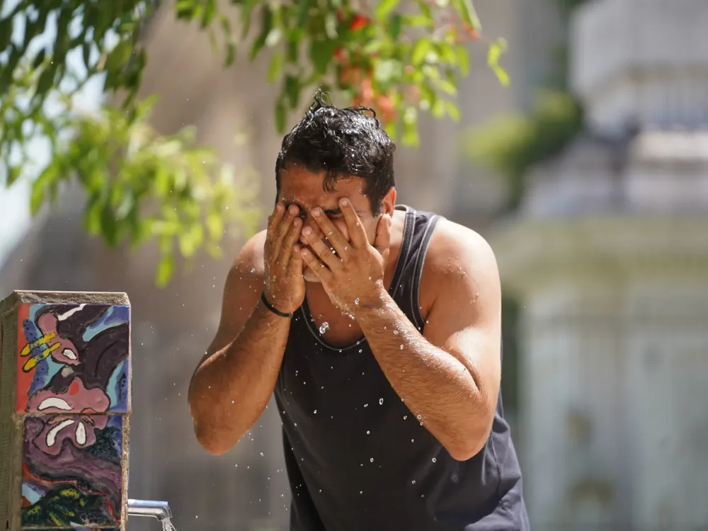 fUEPnyOWg_2000x1500__1