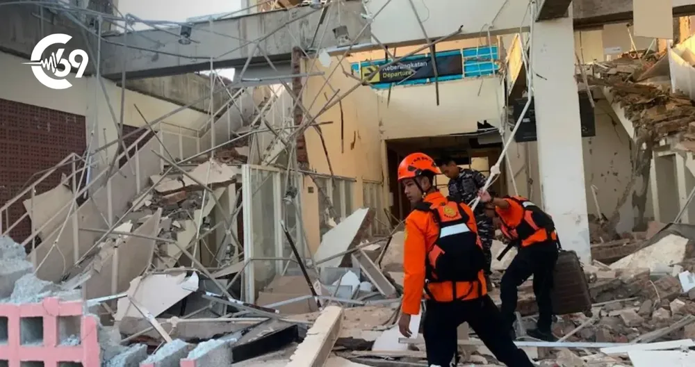 Elevaron a 51 la cifra de muertos por el terremoto de 7,7 en Indonesia