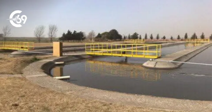 Colapso del sistema cloacal en Sampacho: denuncian fuertes olores y derrames que contaminan el arroyo