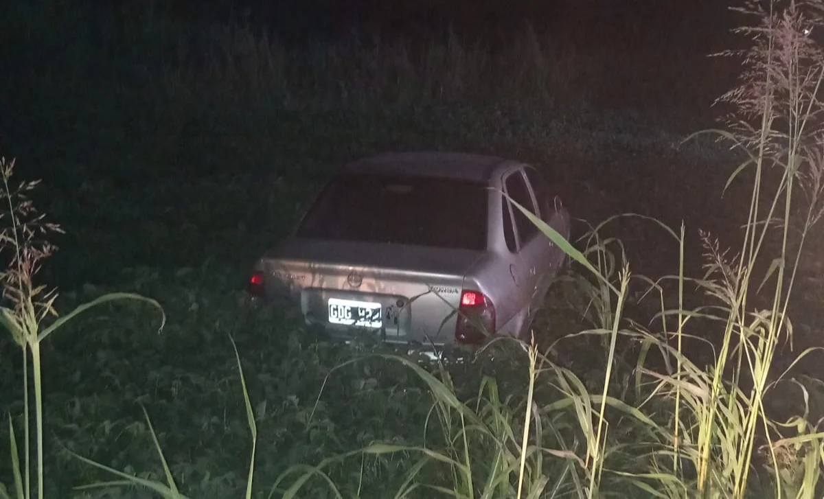 vuelco-de-auto-en-ruta-4-cerca-de-santa-eufemia2