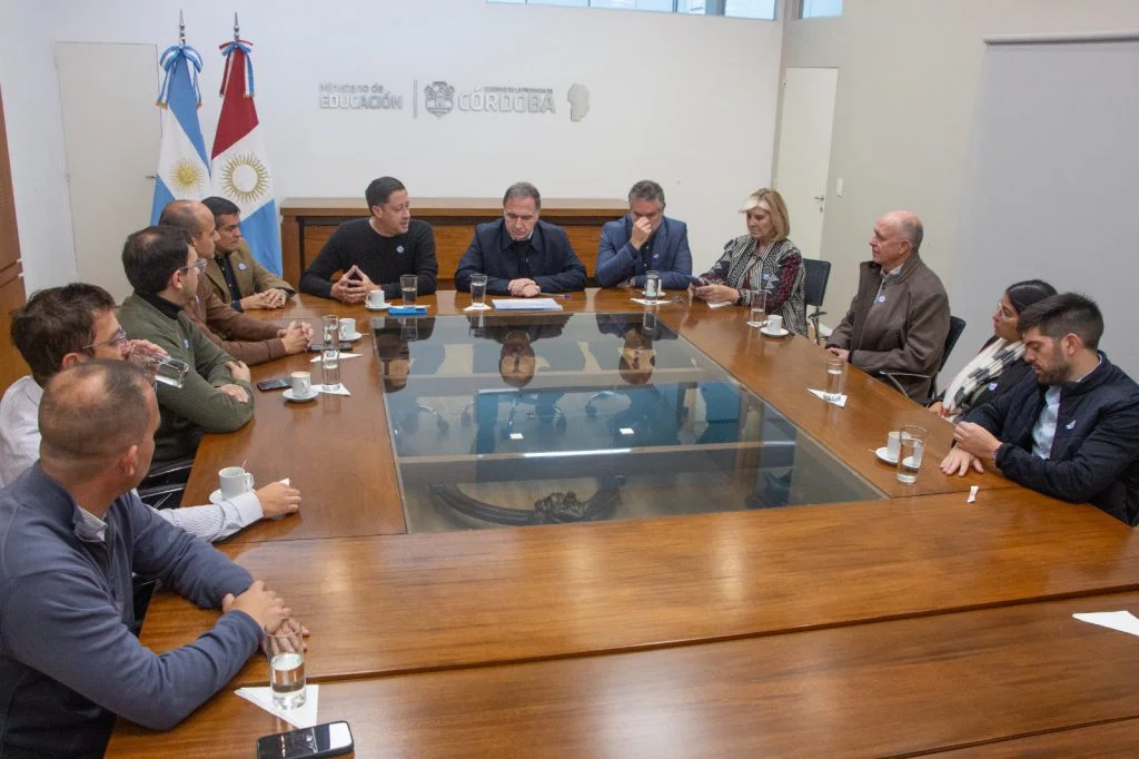 Gobierno-de-Córdoba-concreta-un-nuevo-desembolso-para-obras-en-escuelas-públicas