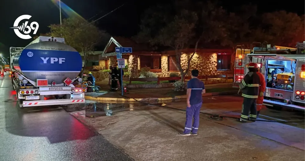 Se incendió un camión de YPF cargado con combustible en Santa Eufemia