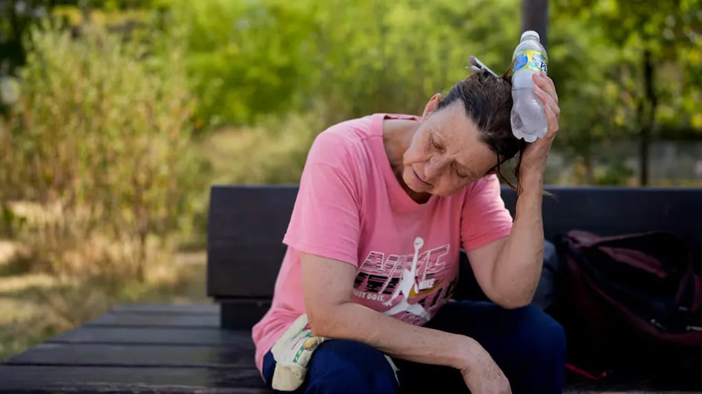 alerta-por-ola-de-calor-en-buenos-aires-cuando-bajan-las-temperaturas-segun-el-servicio-meteorologico-foto-natacha-pisarenkoap-DHV235G7WJBGTIFW5P2FMMNA4Y