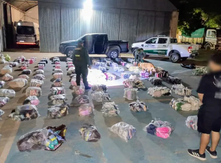 la-camioneta-fue-requisada-por-gendarmeria-nacional-HKVA64LCCVHCFNCUFRXMFE4AEY