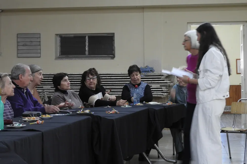 kendy-jara-taller-el-poder-de-la-amabilidad-para-adultos-mayores-en-Santa Eufemia
