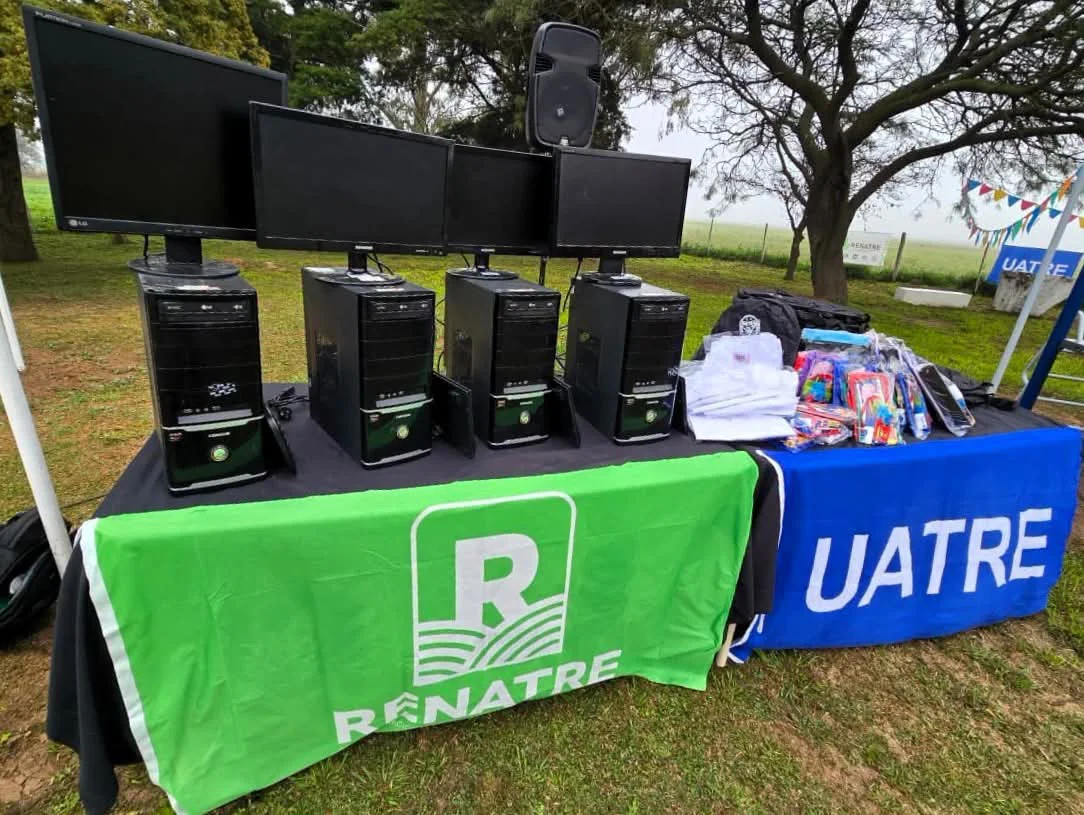 donación-útiles-y-tecnología-escuela-rural-juan-bialet-masse-de-ucacha